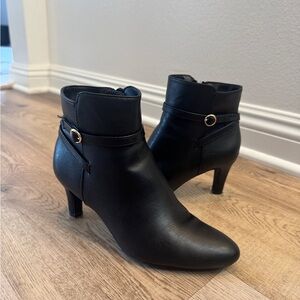 Elegant Life Stride Black Ankle Booties